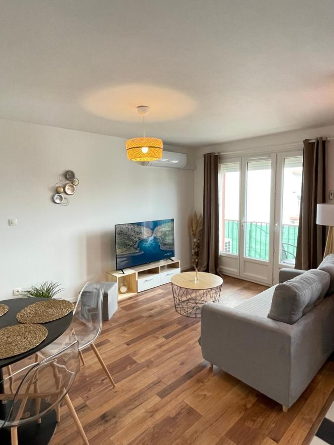 Bel Appartement Meyzieu Centre Proche Tramway Dış mekan fotoğraf